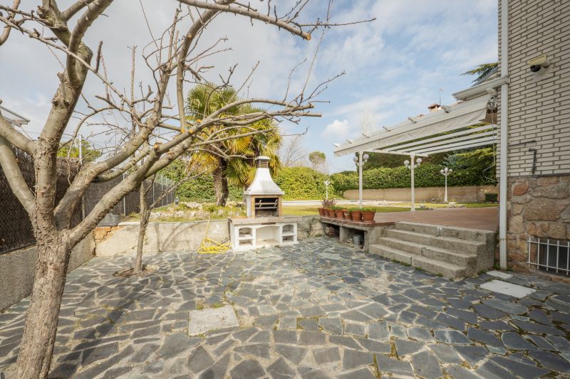 Slate Hardscape Installation